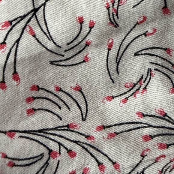 LOFT Riviera Floral-Print Chino Shorts - Picture 2 of 6